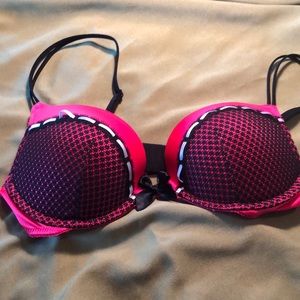 Victoria Secret 34 B scarlet and black lace Very Sexy Push-up bra/ white ribbons